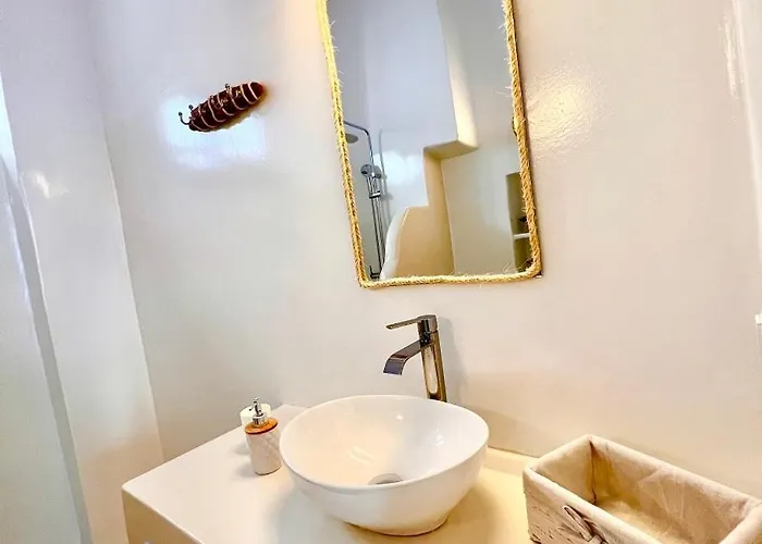 Nyaraló Provis Next To The Mills In